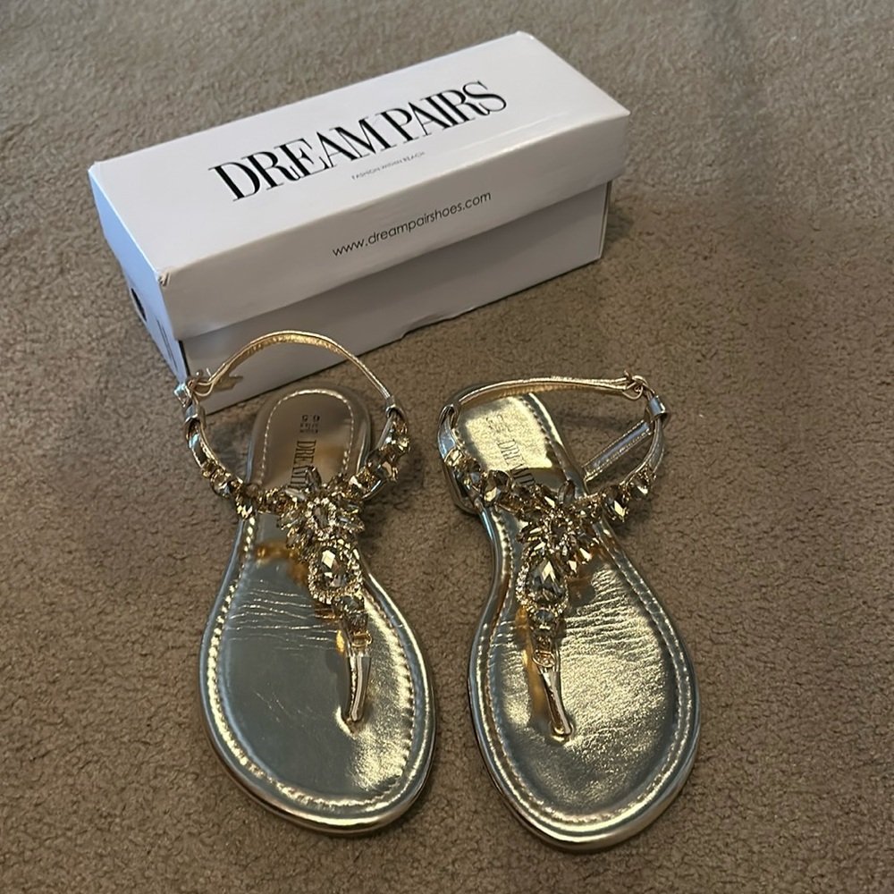 Dream Pairs golden jeweled sandals // size 6.5